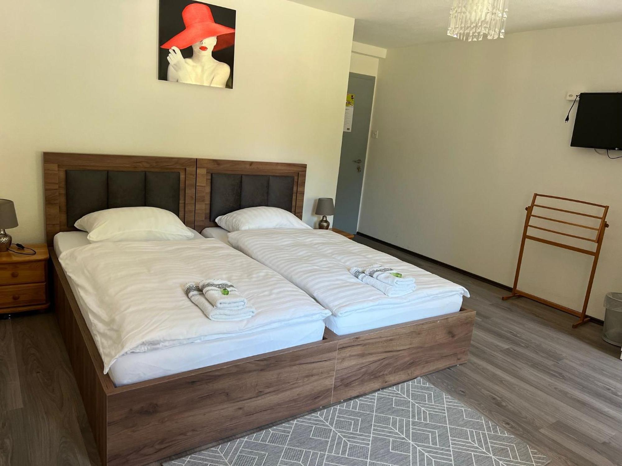 Hotel Restaurant Du Moulin Fleurier Zewnętrze zdjęcie